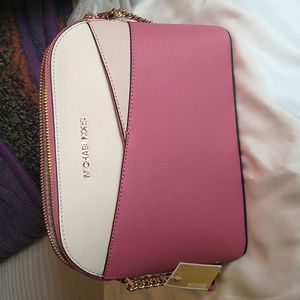 Michael Kors Jet Set Medium Dome Crossbody Bag